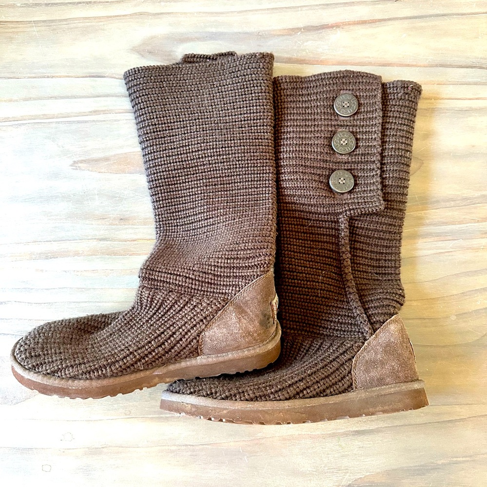 GUC Brown Uggs